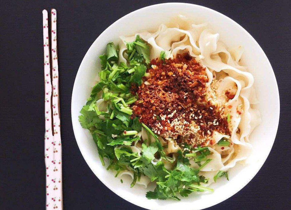 油泼面技能培训哪里滋味好?秘制酱料制造